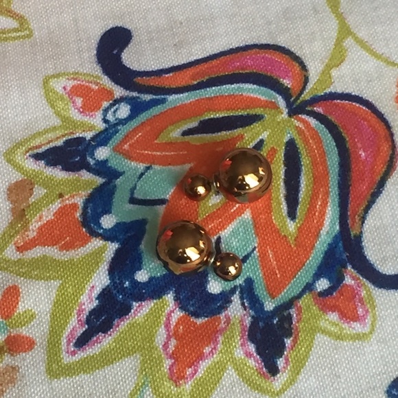 💎REVERSABLE METALLIC GOLD EARRINGS💎 - Picture 2 of 2